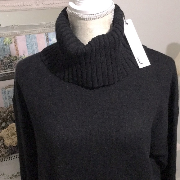 Love Token✨Marlene Faux Fur Pocket Turtleneck Long Sleeve Sweater Black Medium! - Picture 5 of 11